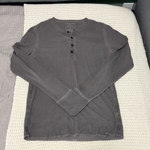 Rogue State Gray Long Sleeve Henley Shirt